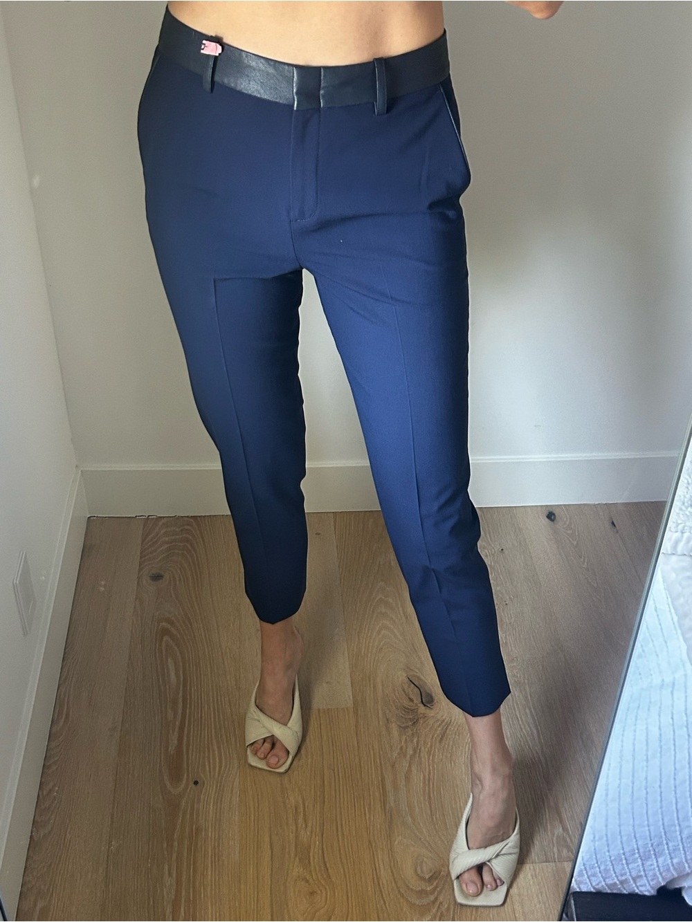 BCBGMaxAzria Navy Cropped Slim Ankle Pants